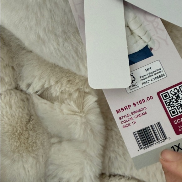 Edited X NEW 1x Women's Cream Faux Fur Jacket hunter - Picture 4 of 7